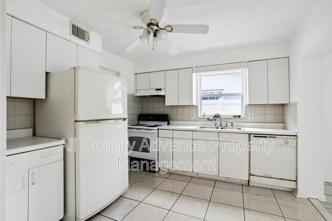 Foto del edificio - 1270 8th Ave NE