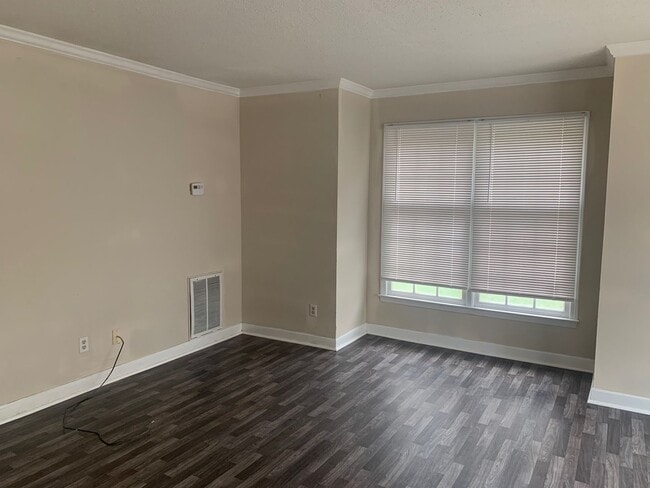 Foto del edificio - E Blackstock Rd-5