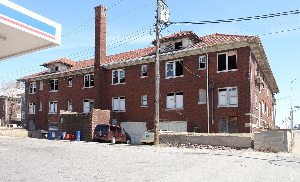 Foto del edificio - 3002 Fall Creek Parkway North Dr