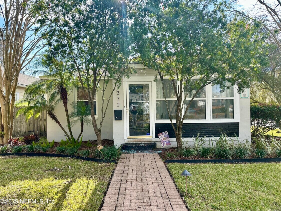 Foto principal - 1372 Dancy St