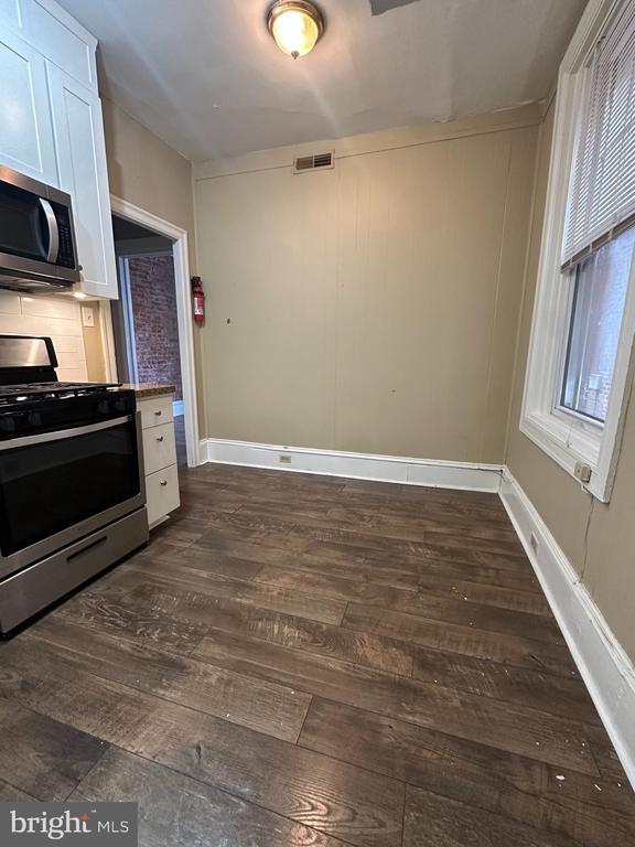 Foto del edificio - 224 W 14th St