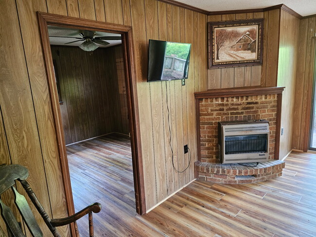 Building Photo - 123 Harbor Dr