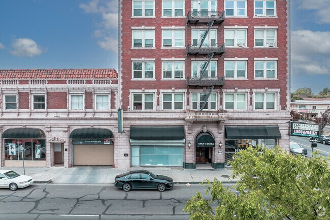 Alt Image - 945 N El Dorado St