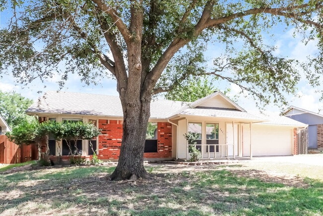 Foto del edificio - 2421 Homewood Trail