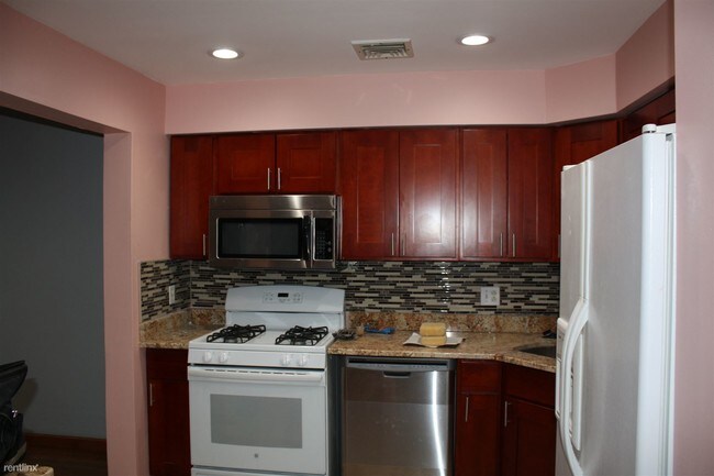 Building Photo - 1126 Oakcroft Ln