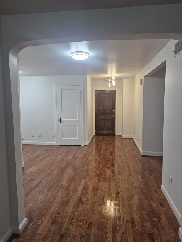 Photo - 2063 Beechmont Ave (Cincinnati, OH)