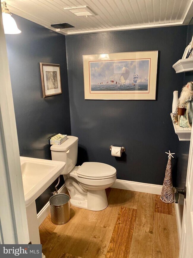 Foto del edificio - 8704 Greystone Pl