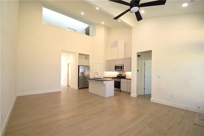 Foto del edificio - 401 Amethyst Rd