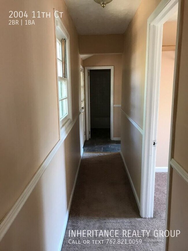 Building Photo - Afordable & Spacious!!!
