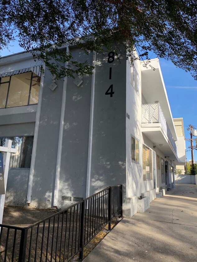 Foto principal - 814 S HOLT Ave