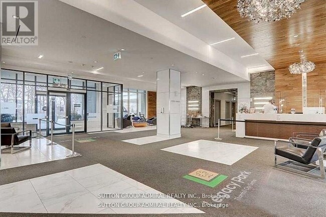 Building Photo - 7890 Bathurst St