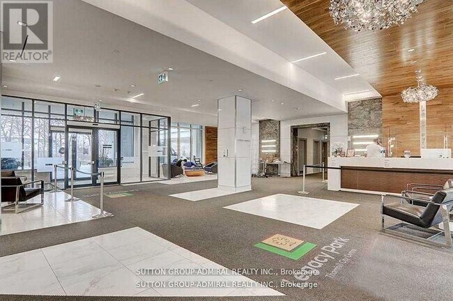 Photo du bâtiment - 7890 Bathurst St