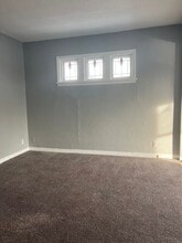 Building Photo - 1727 Reaney Ave E