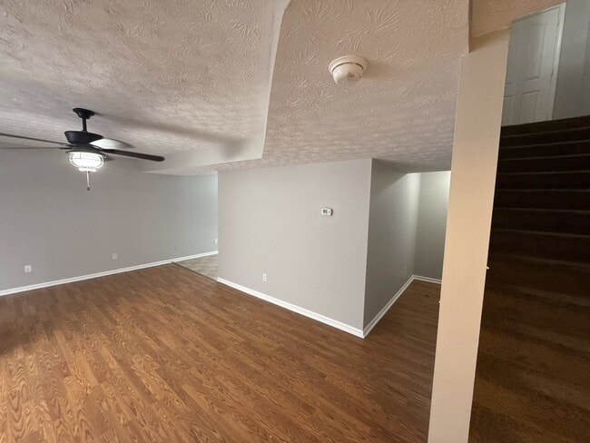 Building Photo - 112 Tanbark Dr