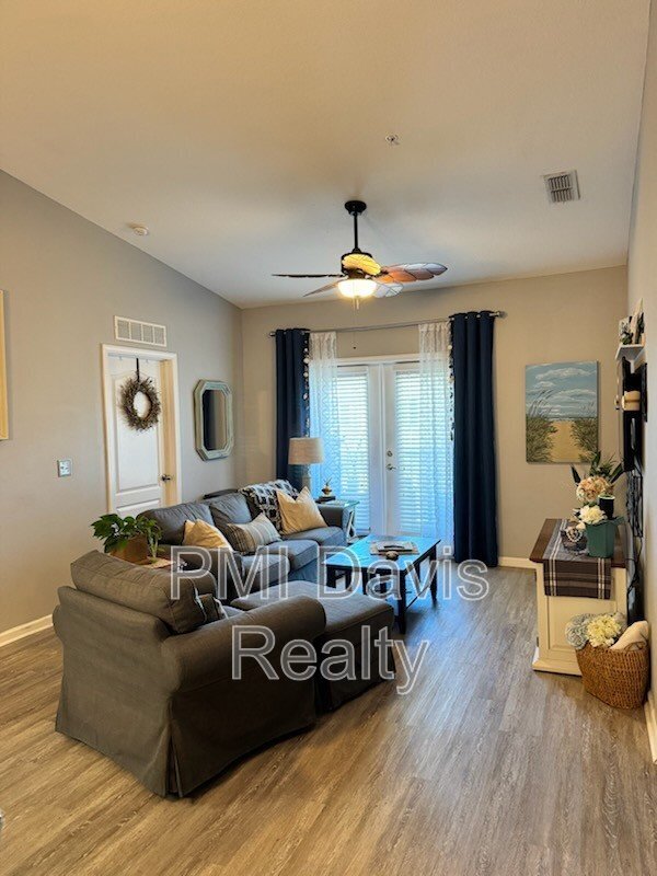 Foto del edificio - 130 Burnett Ct