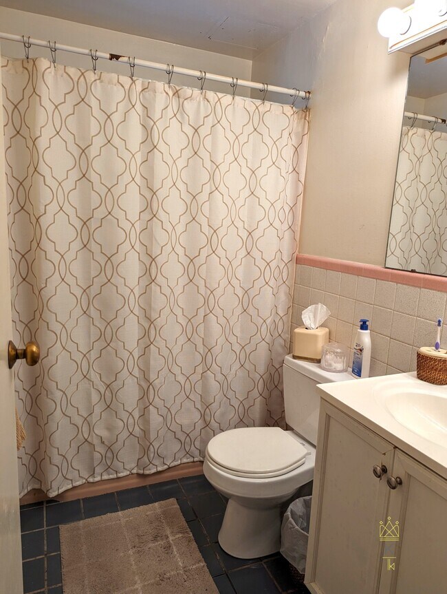 Building Photo - 19 Commonwealth Ter