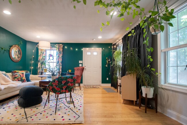 Building Photo - 40 Brattle St