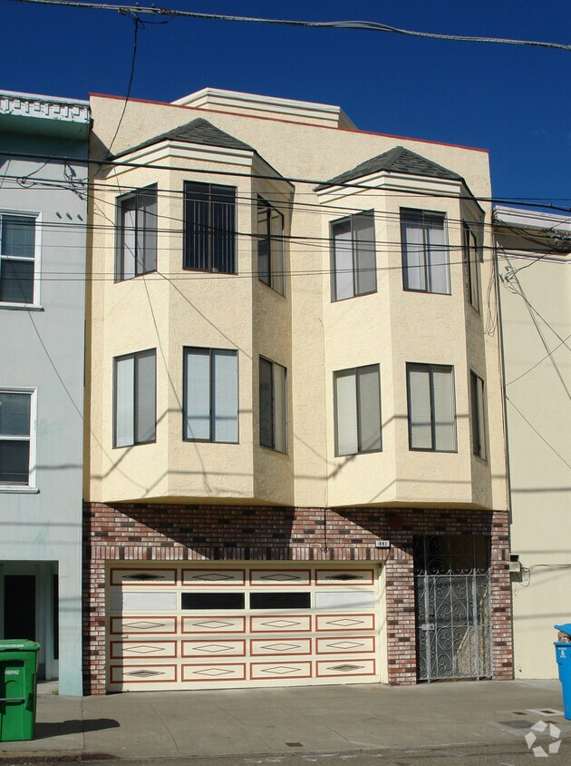 Building Photo - 441 7th Ave