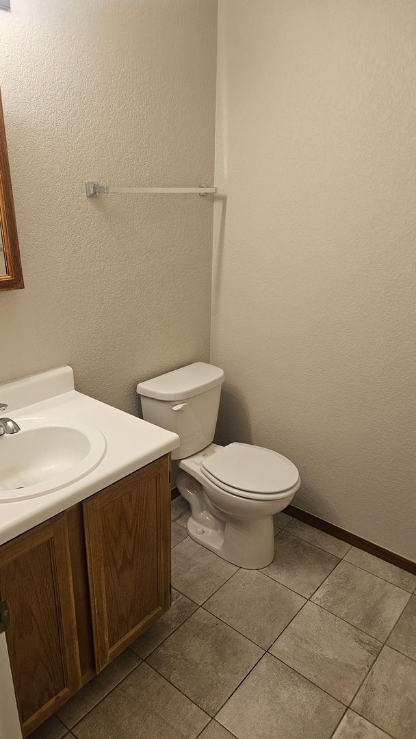 Foto del edificio - Clean 4 Bedroom Home near CSU