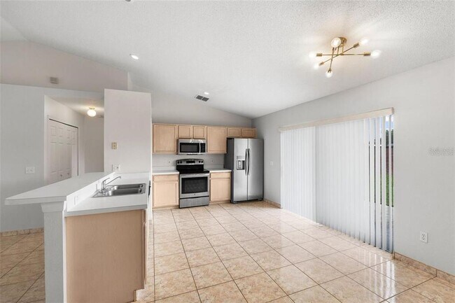 Building Photo - 4240 Settlers Ct
