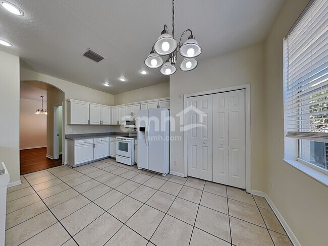 Foto del edificio - 8523 Deer Chase Dr