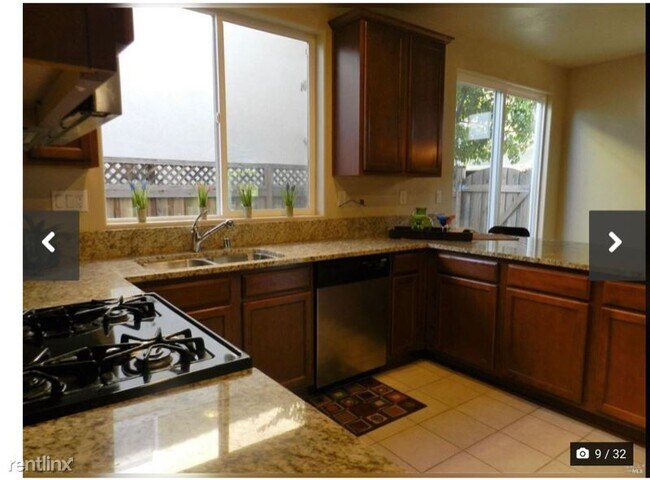 Building Photo - 4 br, 2.5 bath House - 307 Coulter Way