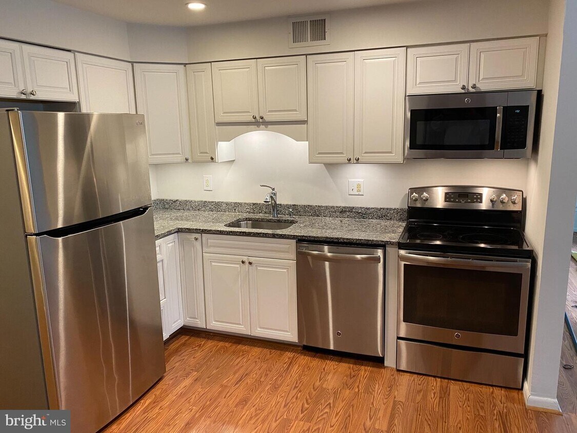 8 Belmullet Ct Unit 101, LuthervilleTimonium, MD 21093 Condo for