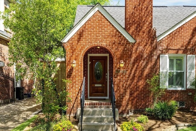 Building Photo - 2908 Albans Rd