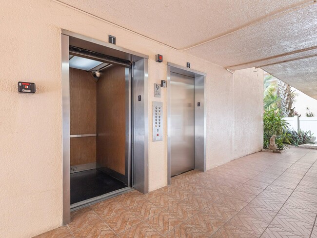 Foto del edificio - 14527 Bonaire Blvd