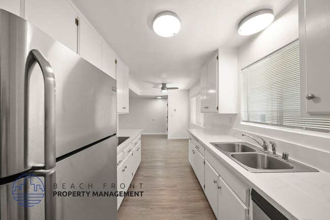 Building Photo - 834 2nd St.