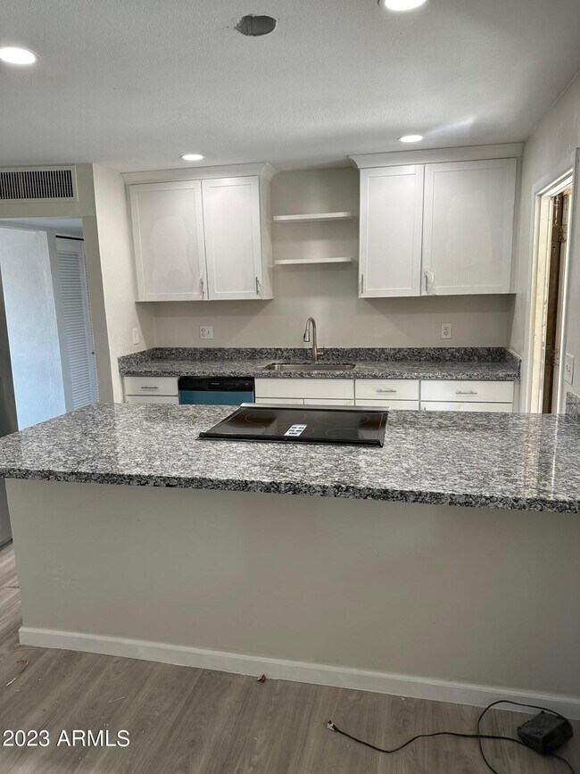 Building Photo - 3213 W Charter Oak Rd