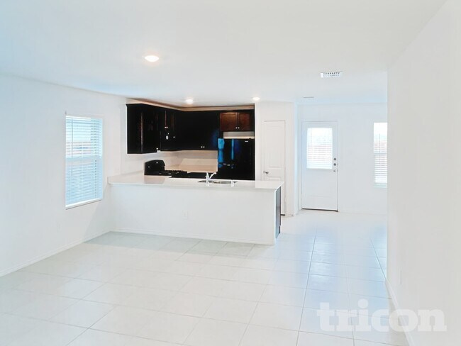 Foto del edificio - 707 Odlozil Ln