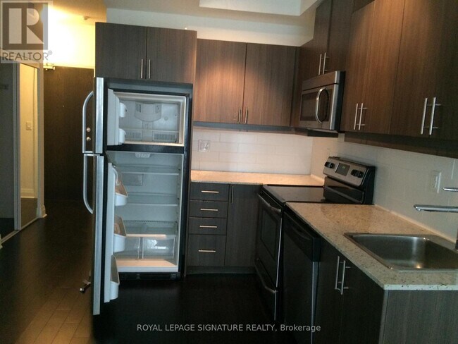 Building Photo - 17-217 Kenaston Gardens