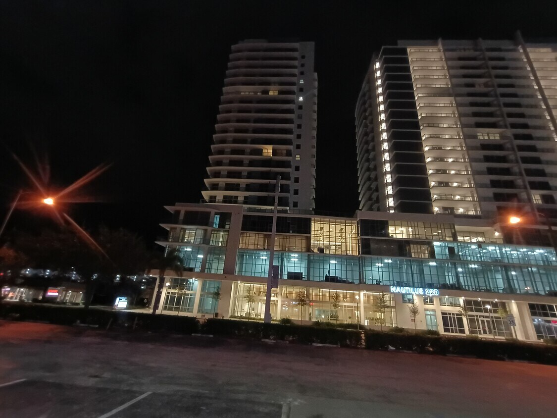 Building Photo - Nautilus 823