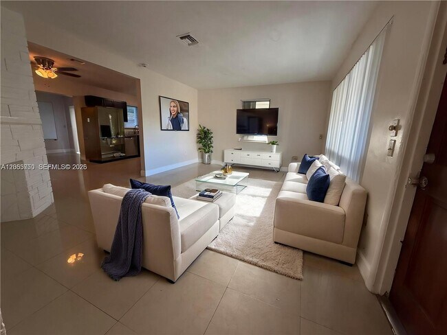 Foto del edificio - 7654 Indigo St