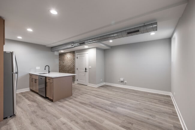 Building Photo - 2403 N Kedzie Blvd