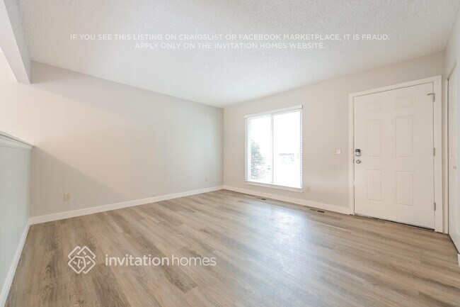 Building Photo - 1671 S Rifle St