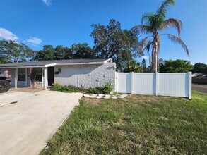 Building Photo - 8518 Woodlake Dr