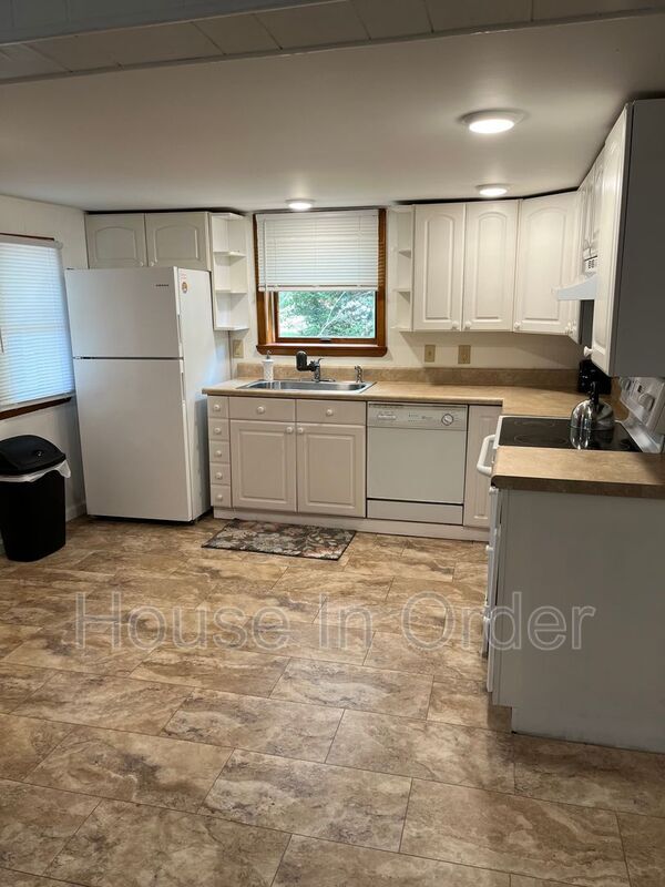 144 Chestnut St, Mars Hill, NC 28754 Condo for Rent in Mars Hill, NC