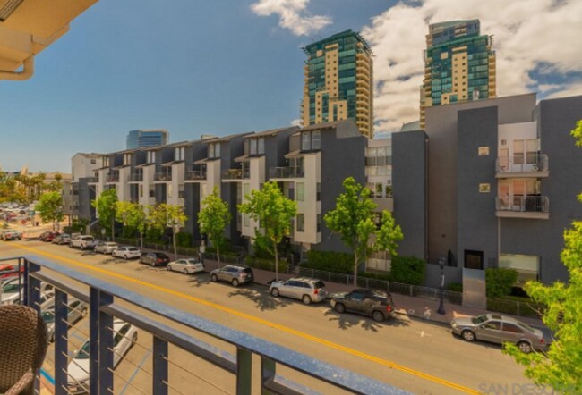 Building Photo - AMAZING 2/2 MARINA DISTRICT CONDO WITH 2 A...