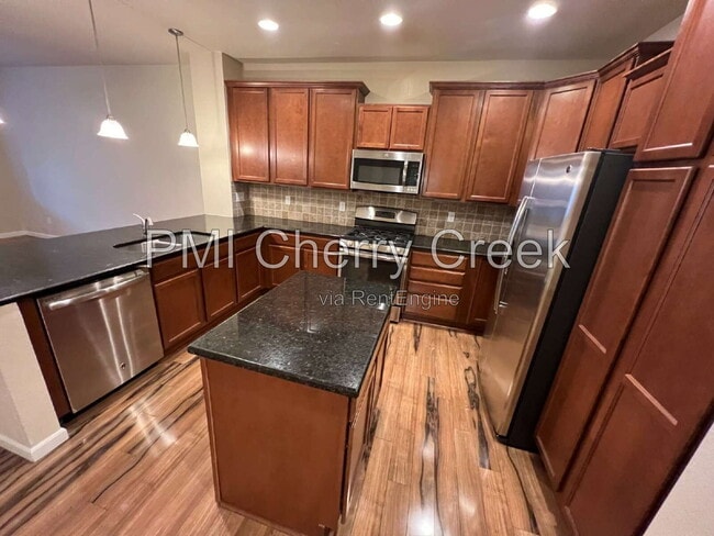 Building Photo - 8159 S Akron Ct