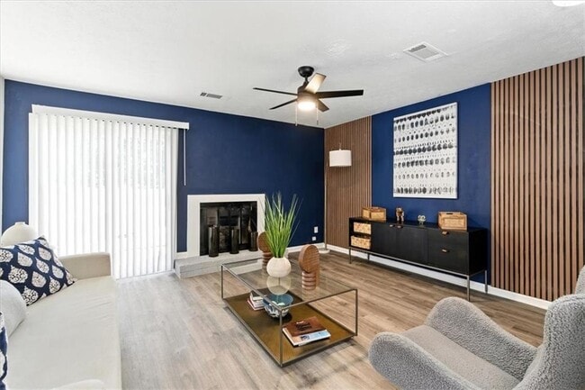 Building Photo - 1524 Springleaf Cir SE