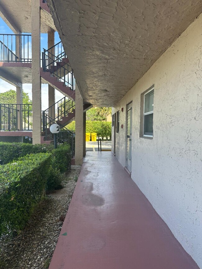 Foto del edificio - 225 Bonnie Blvd