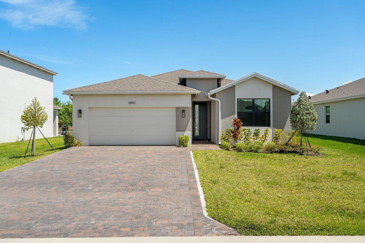 Foto principal - 5892 SE Sky Blue Cir