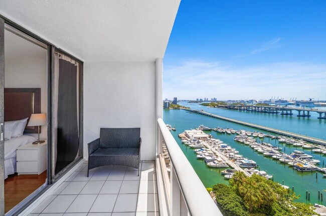 Foto del edificio - 1717 N Bayshore Dr