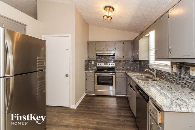 Building Photo - 457 Kings Hill Ct