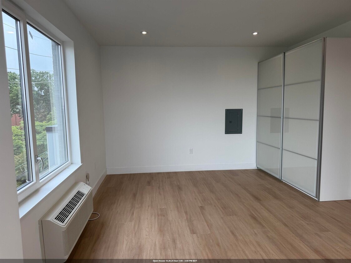 Foto principal - 3309 Liberty Ave