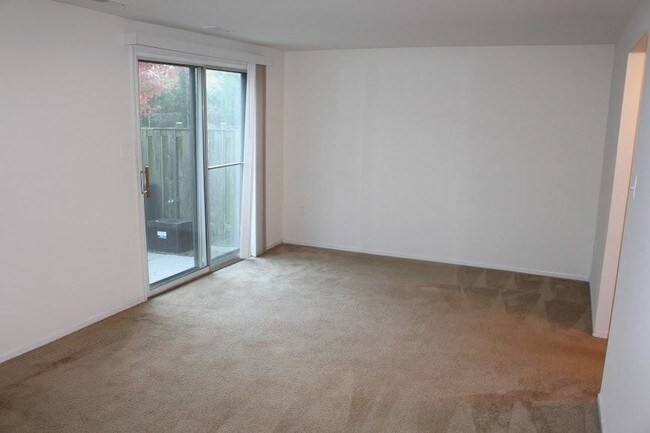 Building Photo - 734 Ivy League Ln