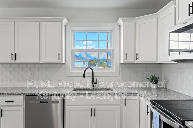 Foto del edificio - 332 Winding Branch Dr