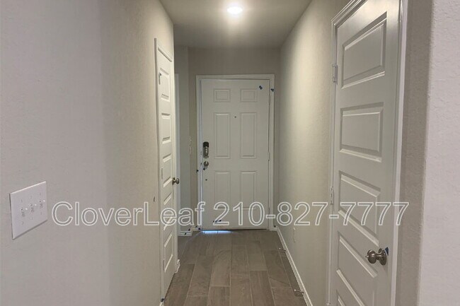 Foto del edificio - 2172 Darst Dr